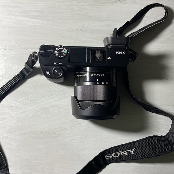 Sony A6000 - Picture 3 of 7